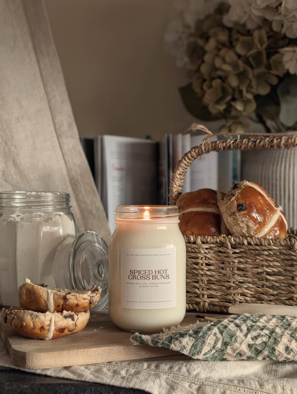 Spiced Hot Cross Buns Candle