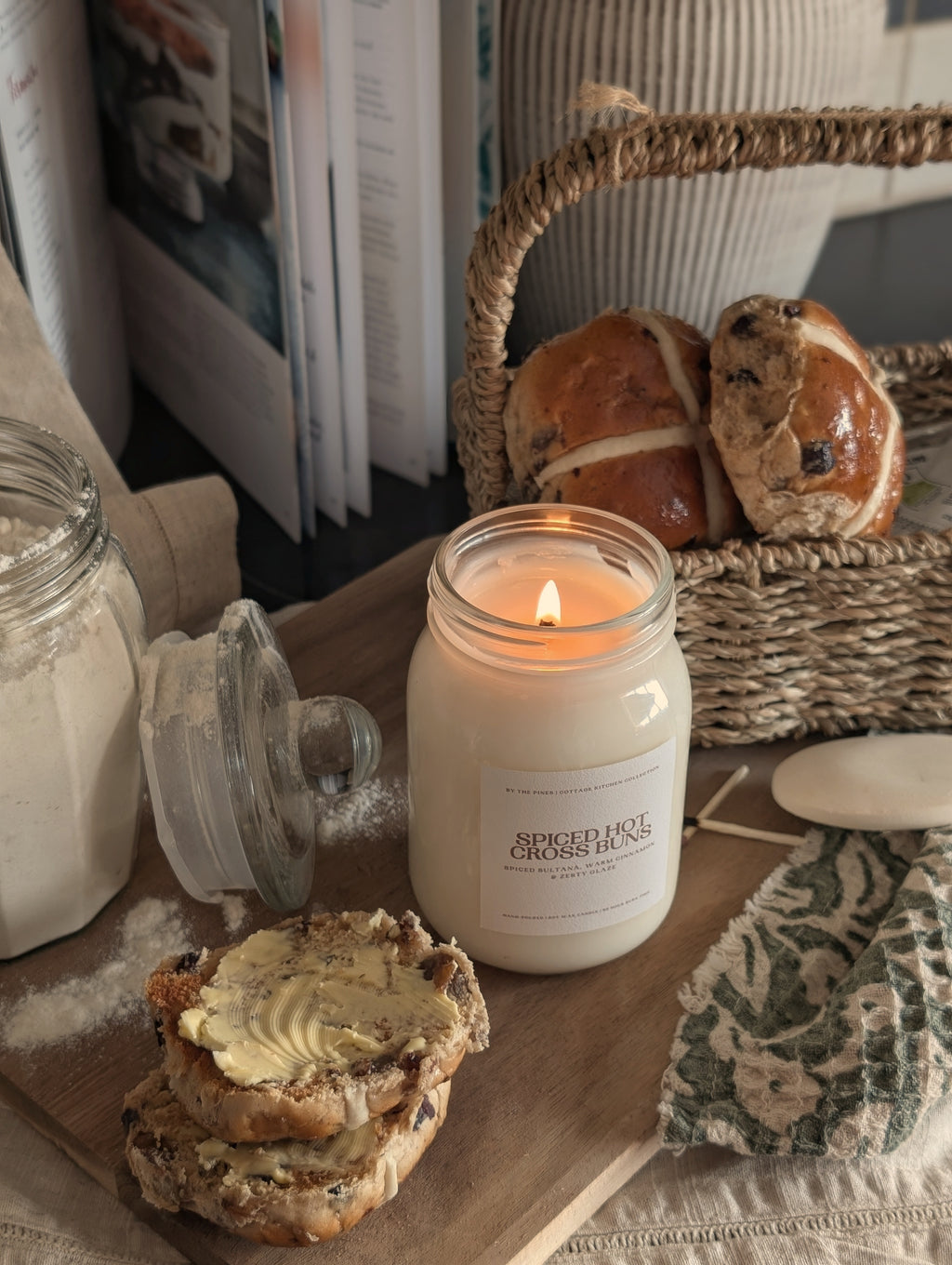 Spiced Hot Cross Buns Candle