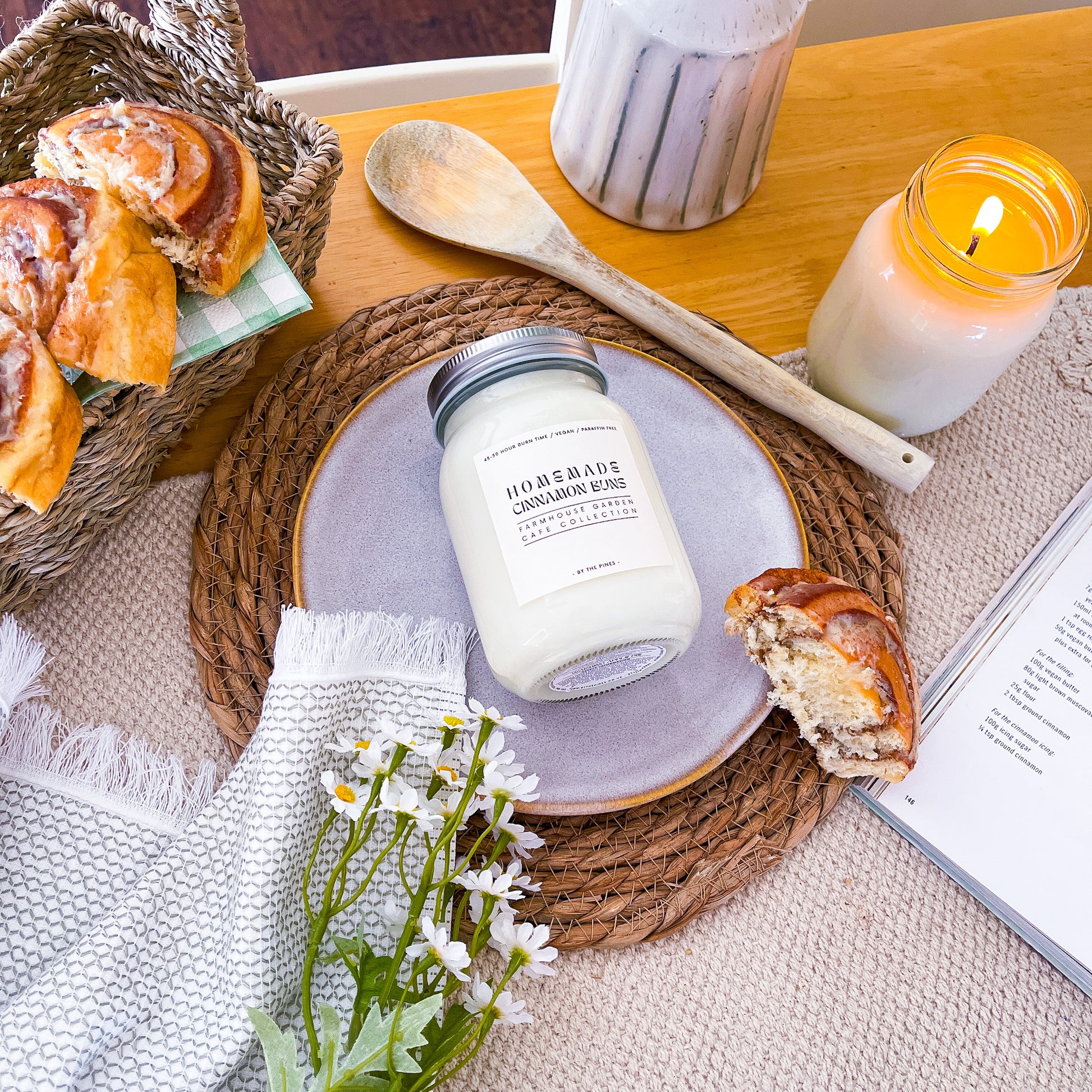 Farmhouse Homemade Cinnamon Buns Candle