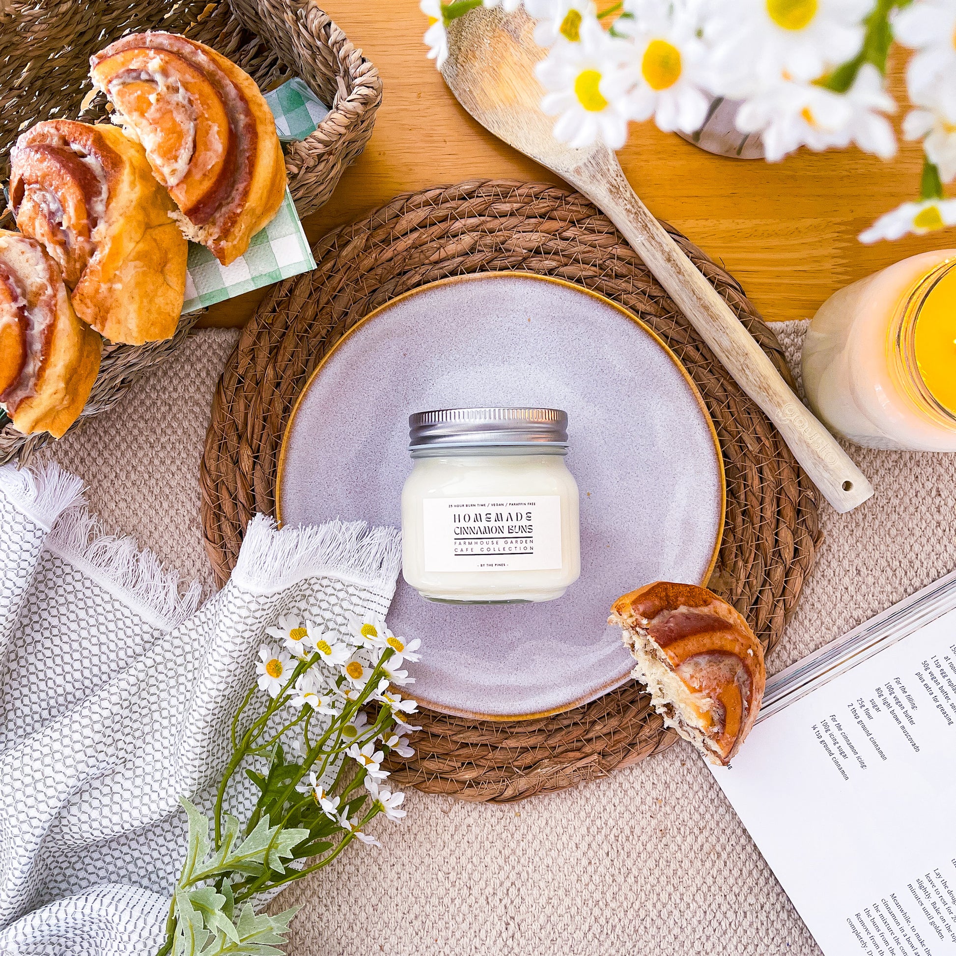 Farmhouse Homemade Cinnamon Buns Candle